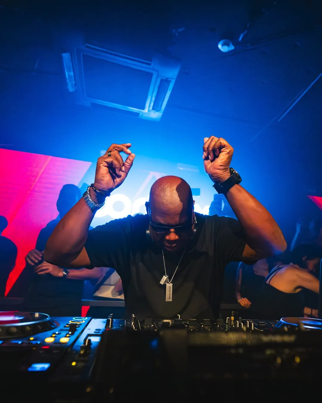 image_68c4dcb370e64 What Did Fans Say About the Iconic Set in Vienna? Signal Exploded With Carl Cox’s Twist That Left Everyone Stunned