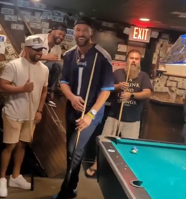 image_68c4e7998075f Klay Thompson Shows Off Skills Outside the Court at Long Beach Dive Bar