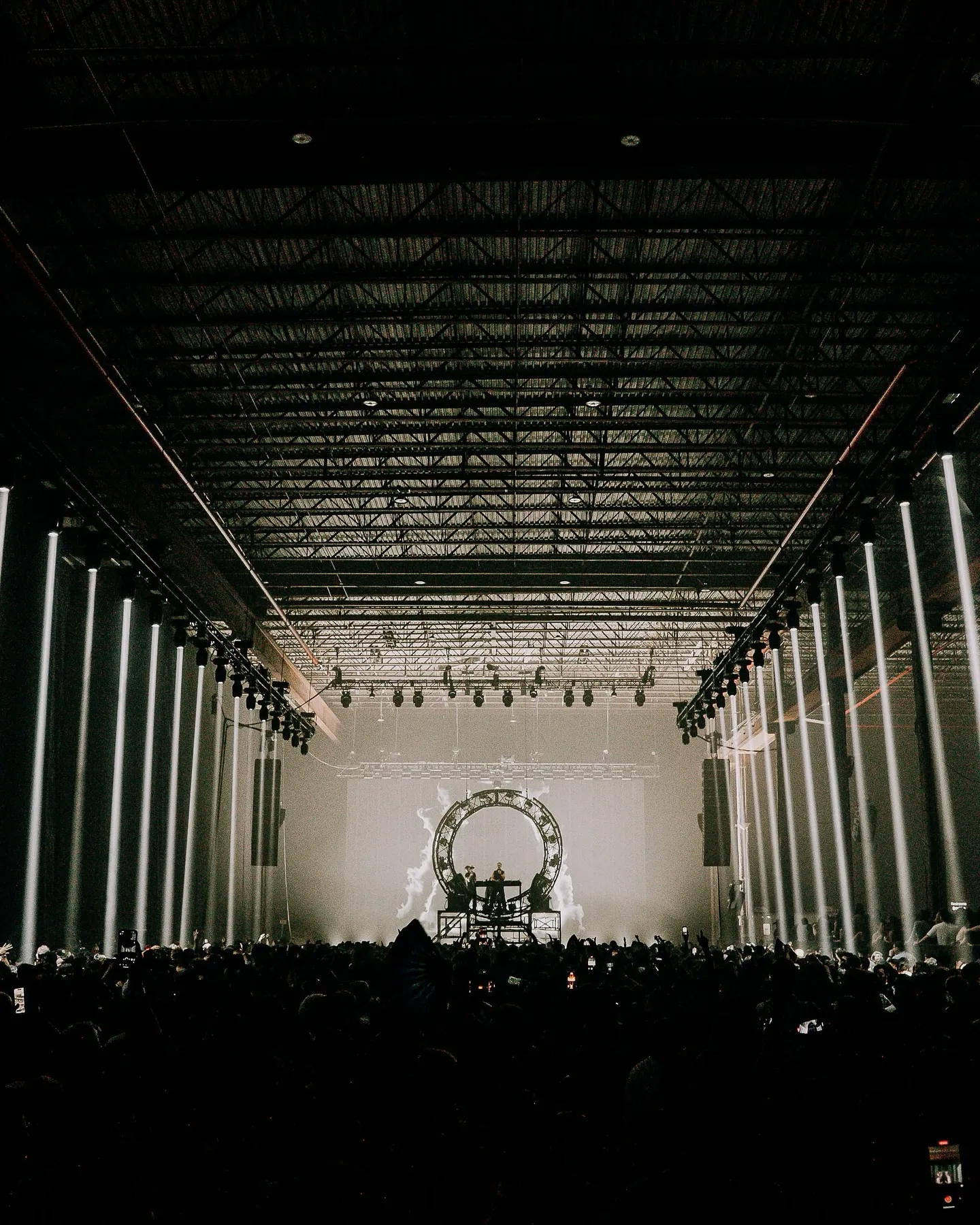 image_68c4e9ffadf43 The Orb – a glowing sphere of light, but also a metaphor for the endless cycle of electronic music. Armin is trying to confess to his fans that he...