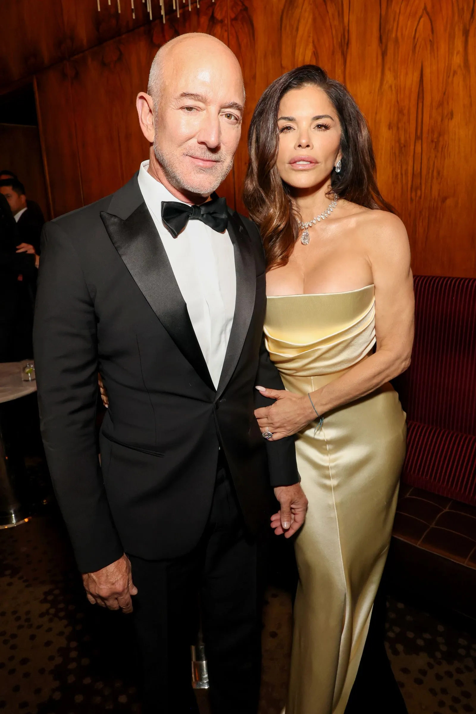 image_68c6c63e6b092 Jeff Bezos and Lauren Sánchez-Bezos Stun with Matching Couples Style Moment