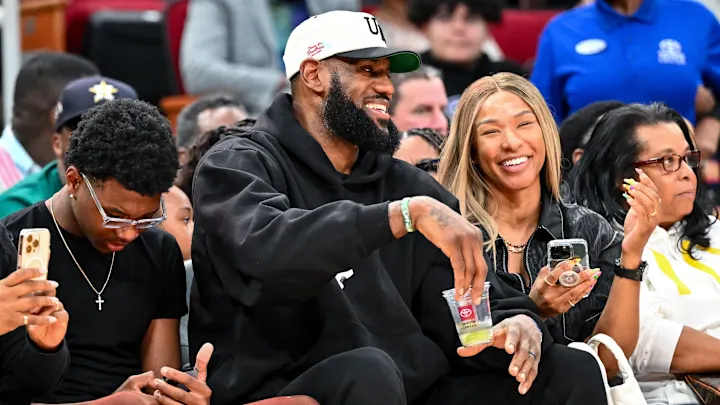 LeBron James Celebrates 12th Anniversary with Savannah in a Romantic Video – but Fans Spot a Hidden Message That Shocks the Internet!