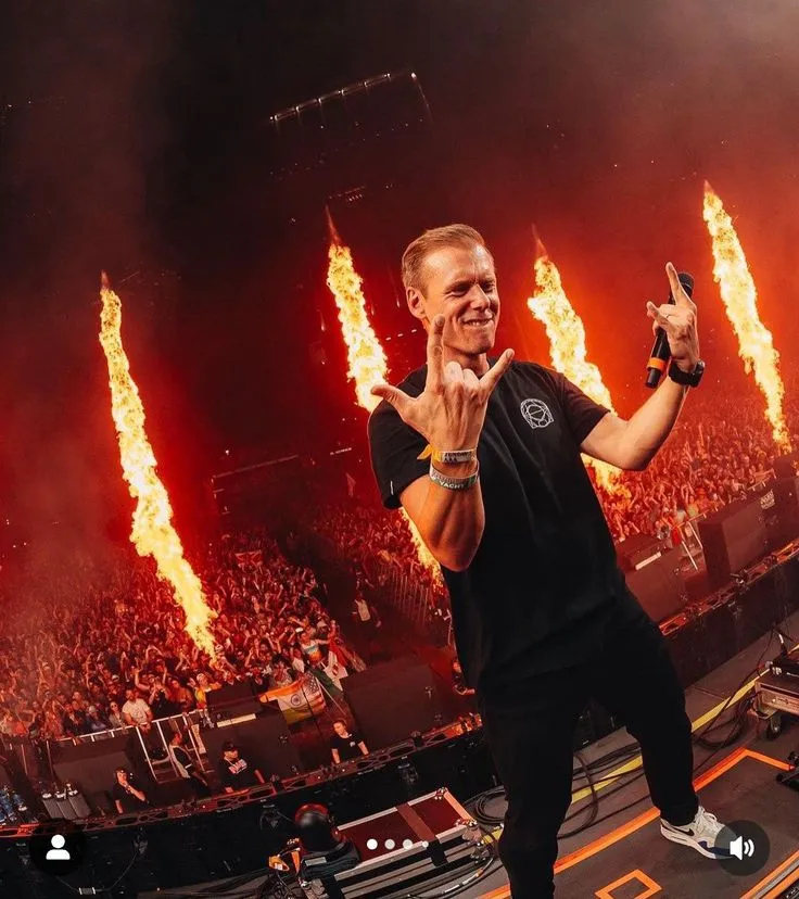 image_68c78b352cc9a Armin van Buuren Prepares Meticulously on His Private Jet – But What Fans Didn't Expect Happened Just Before the Show!