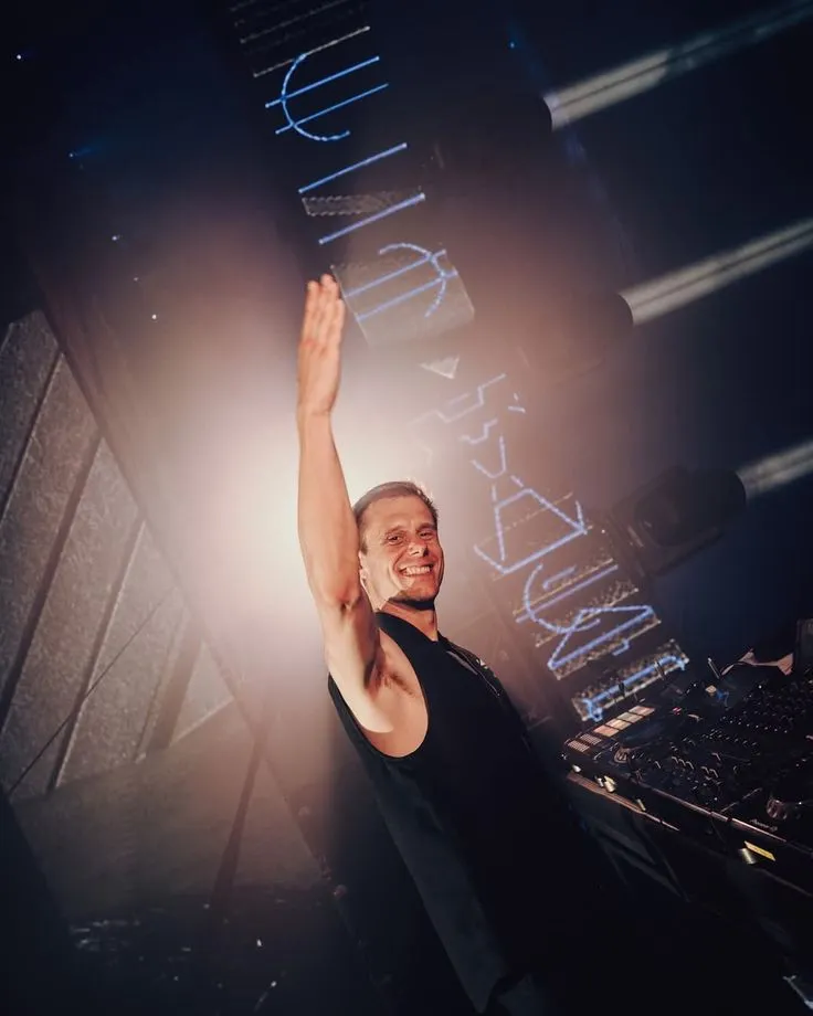 image_68c78b357d90c Armin van Buuren Prepares Meticulously on His Private Jet – But What Fans Didn't Expect Happened Just Before the Show!