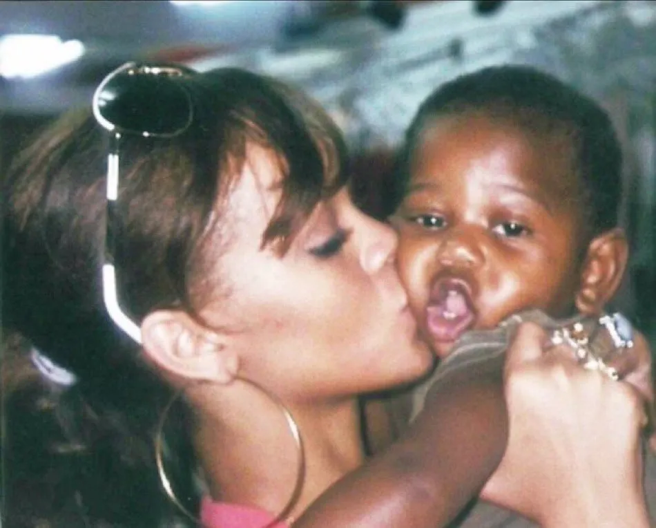 image_68c7913a9a4fd From A Chance Meeting In 2005 To An Unbelievable Reunion In 2024 Rihanna Returns To A Memory That Stuns Fans