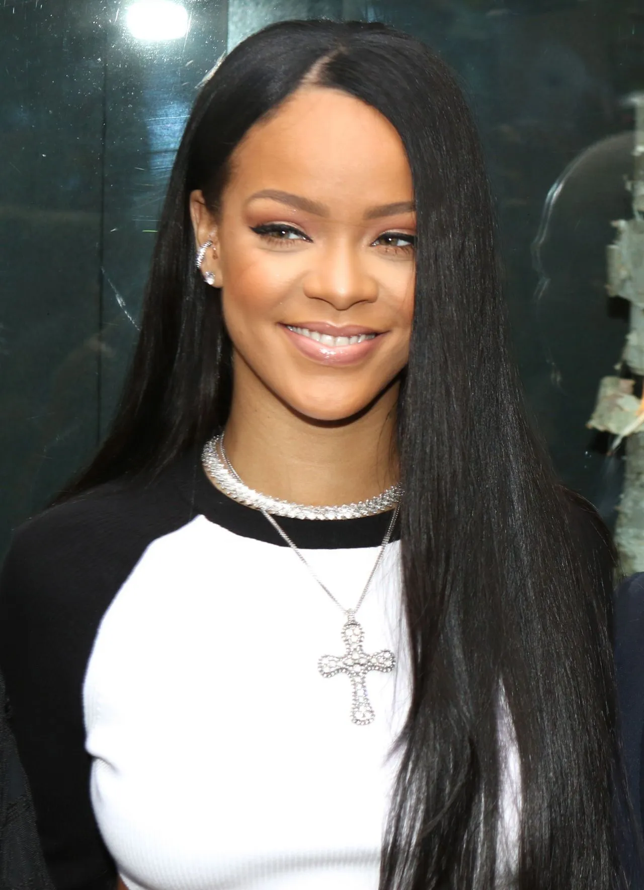 From A Chance Meeting In 2005 To An Unbelievable Reunion In 2024 Rihanna Returns To A Memory That Stuns Fans
