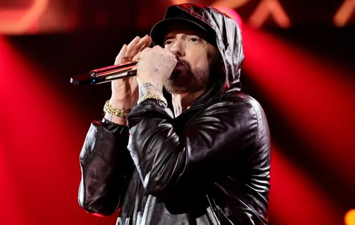 image_68c7a83476cb2 You Won’t Recognize Eminem Just by Looking at This Photo – 19 Years at the Top!