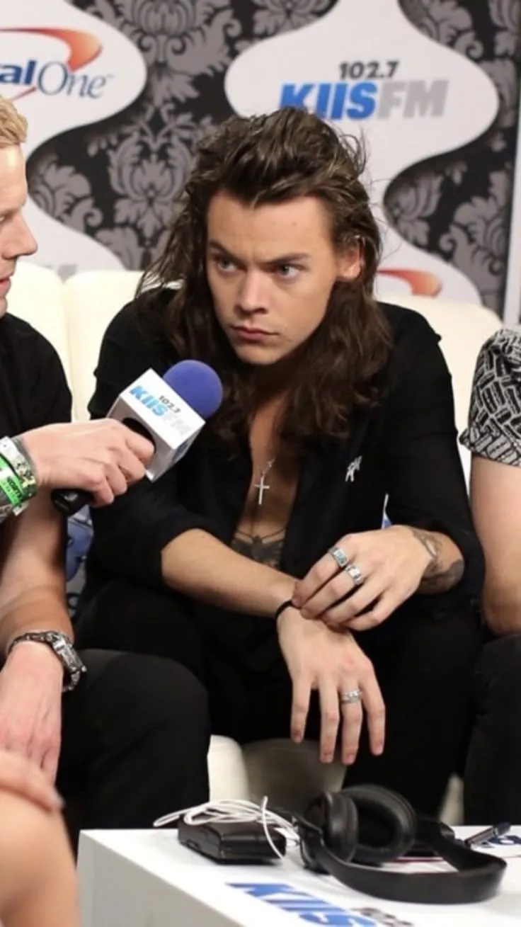 image_68c7badbeff91 Harry Styles was once a ‘fun machine’ on stage – but few people knew he used to vomit before every One Direction performance!