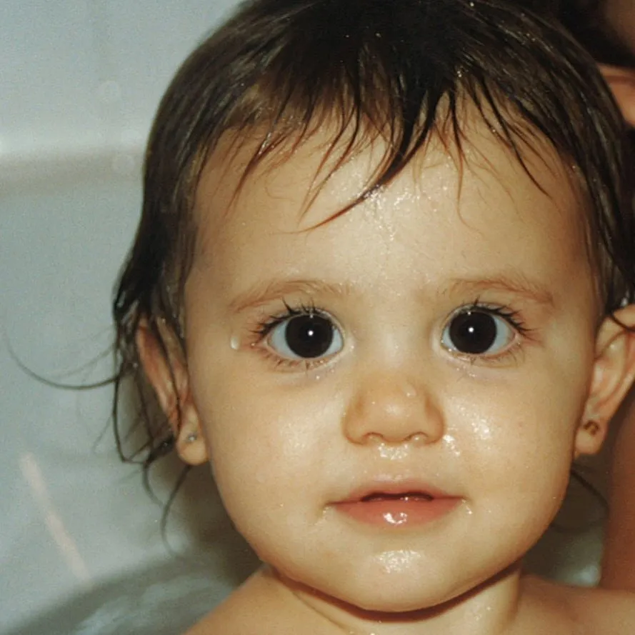 image_68c7bd22a0103 The Secret Formula of Ariana Grande: How She Turned Childhood Dreams into a Multi-Million Dollar Empire