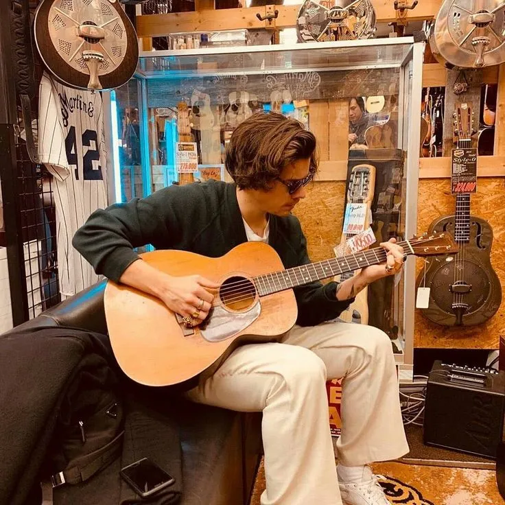 Harry Styles Found His True Paradise in Japan — And the Secret Moments Fans Never Knew About