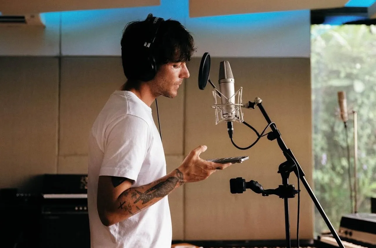 image_68c8c24442145 Louis Tomlinson Says He’s Never Felt More Confident About His New Album – But Could the ‘Chaos’ Make It All Fall Apart Before Release?