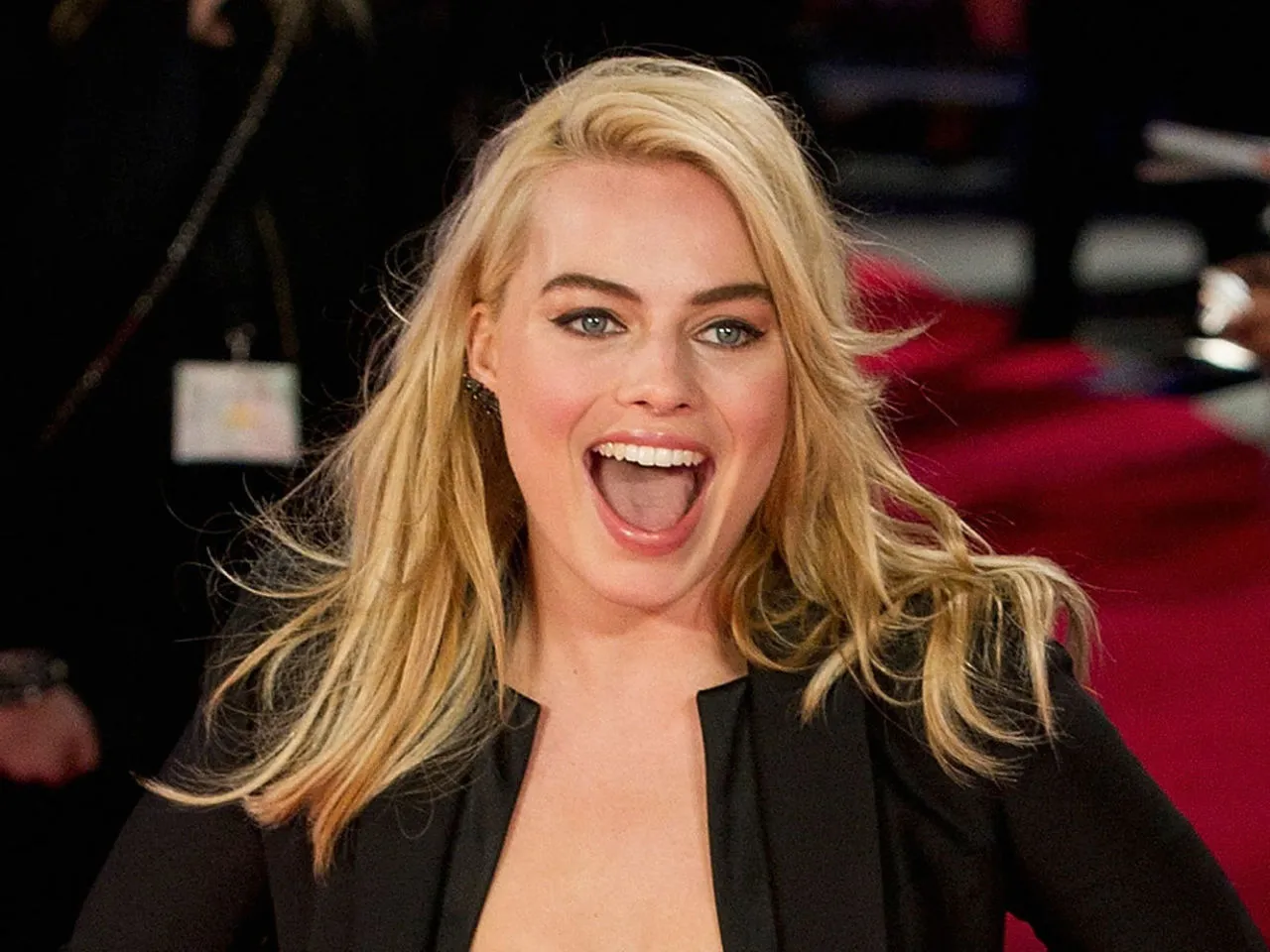 image_68c8cba391847 Margot Robbie Just Confirmed a Suspicion About Men Who Obsess Over The Wolf of Wall Street