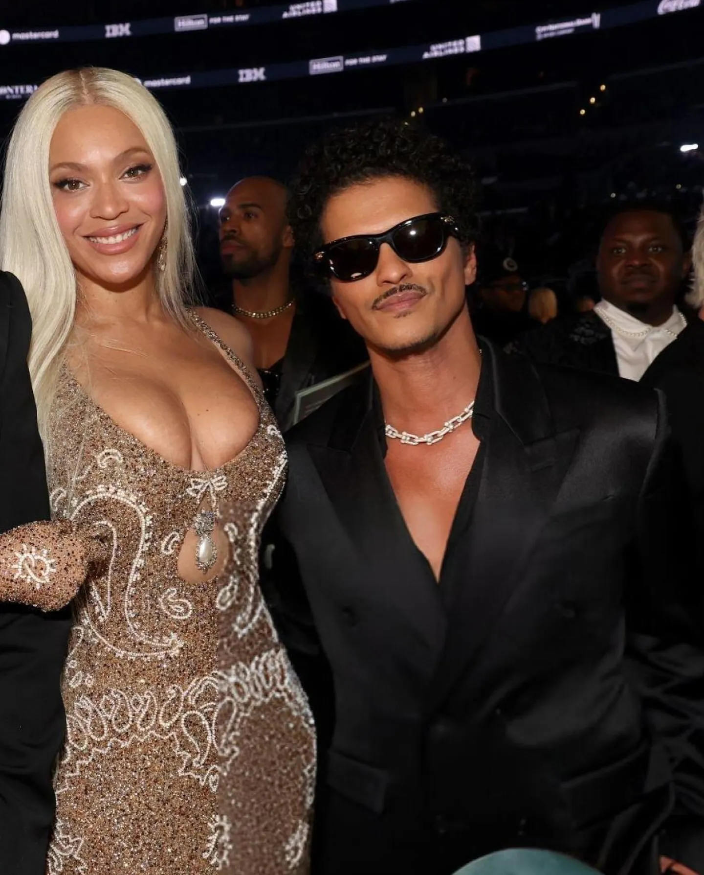 The One-Line Message from Beyoncé That Shook Bruno Mars and the Entire Music Industry: Why Fans Believe This Is the Real Reason He Skipped the GRAMMYs