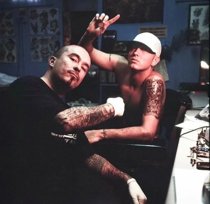 image_68c8e178bb039 "Eminem – Hip-Hop Legend and Comic Book Superfan… But You Won’t Believe the Dark Secret His Venom Tattoo Reveals About His Past!
