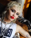 Miley Cyrus and the Controversial Face: Plastic Surgery Rumors Take Social Media by Storm