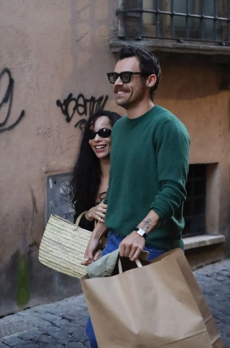 image_68c9056e7f3e4 A Night in Rome Turns Scandalous — Harry and Zoë’s PDA Breaks the Internet!