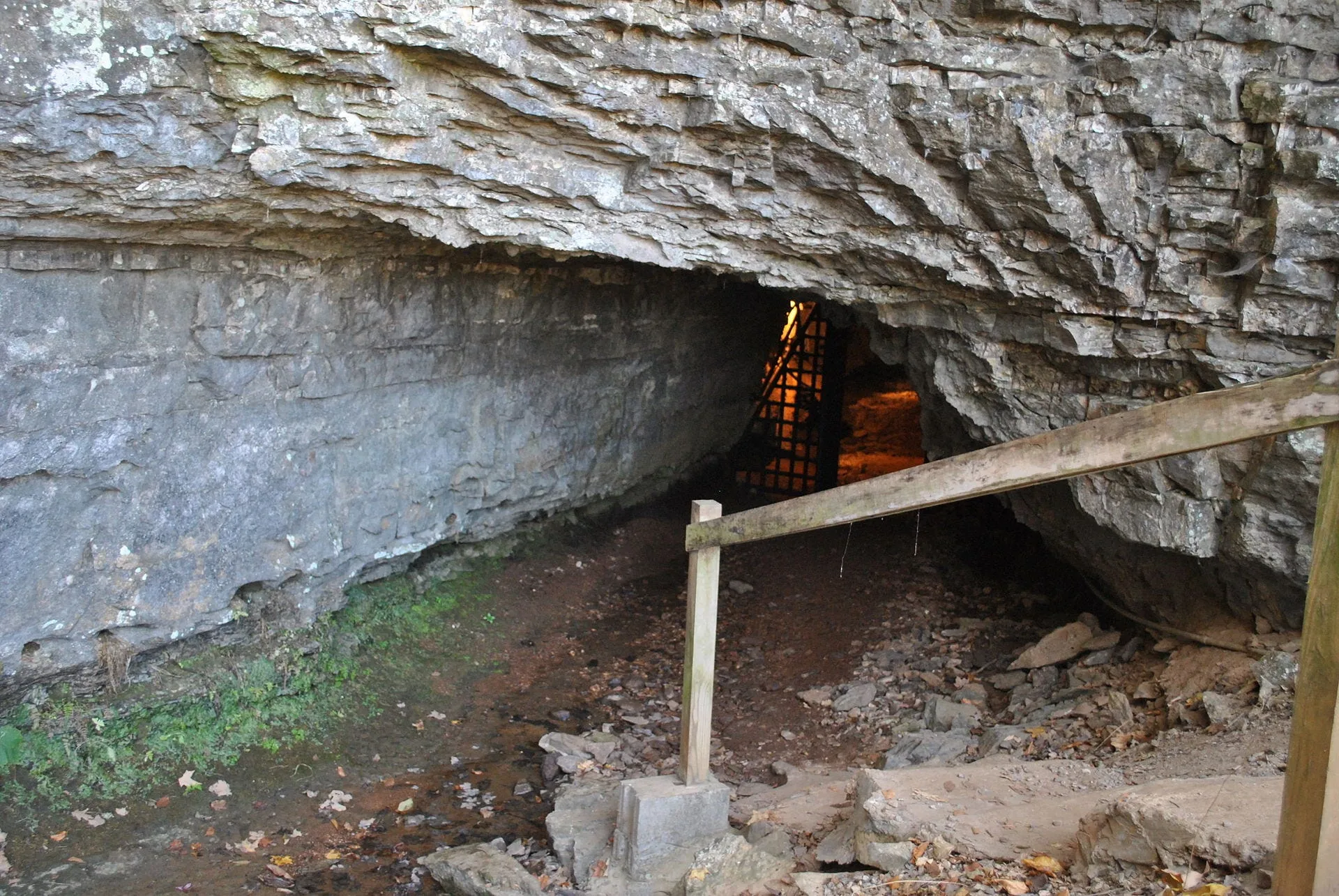 image_68c928a9c1103 If you’re scared of ghosts, then don’t count these 20 most haunted places in America!