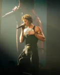 Shawn Mendes shines on the world stage – but the truth behind his ‘good boy’ image will leave you speechless!
