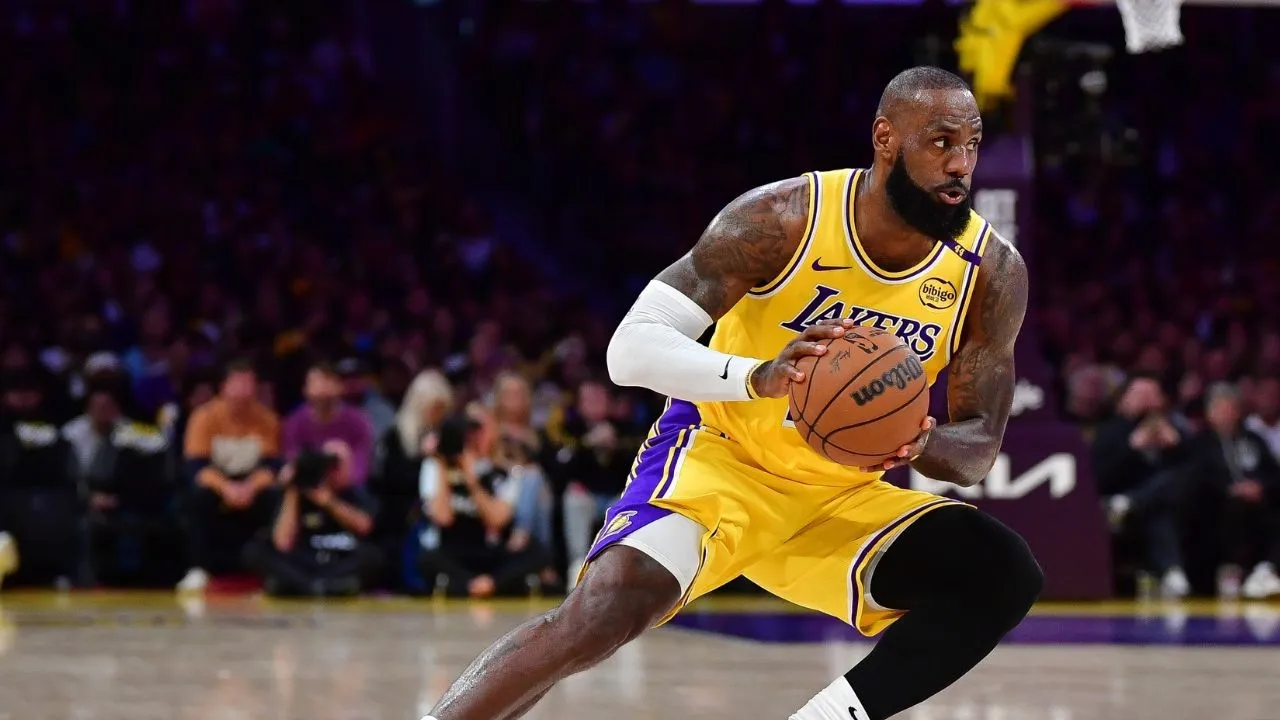 image_68ca5d35be698 LeBron’s Offseason Strategy Amazes Fans — But Olden Polynice Says He’s ‘Playing With Fire’!