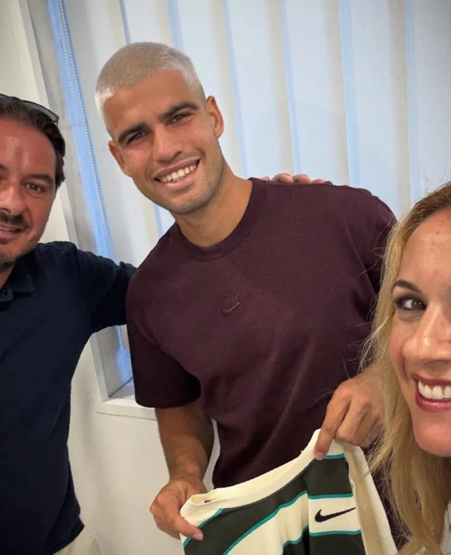 image_68ca60e95a13d Carlos Alcaraz Just Arrived at the Laver Cup — And Who Met Him Will Blow Your Mind