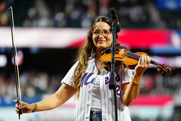 image_68ca67caa5cc8 Francisco Lindor’s Wife Impresses with Violin Anthem Before Mets Star Shines with Homer
