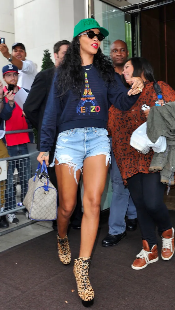 image_68ca693e358e9 Rihanna Just Did the One Thing Fans Have Been Begging For — And Everyone’s Freaking Out