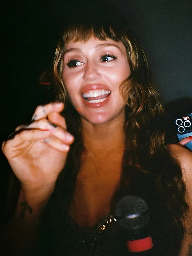 image_68ca76f24c11a Miley Cyrus Confirms New Single “Secrets” Drops Friday, Fans Hail Her as “The Queen”