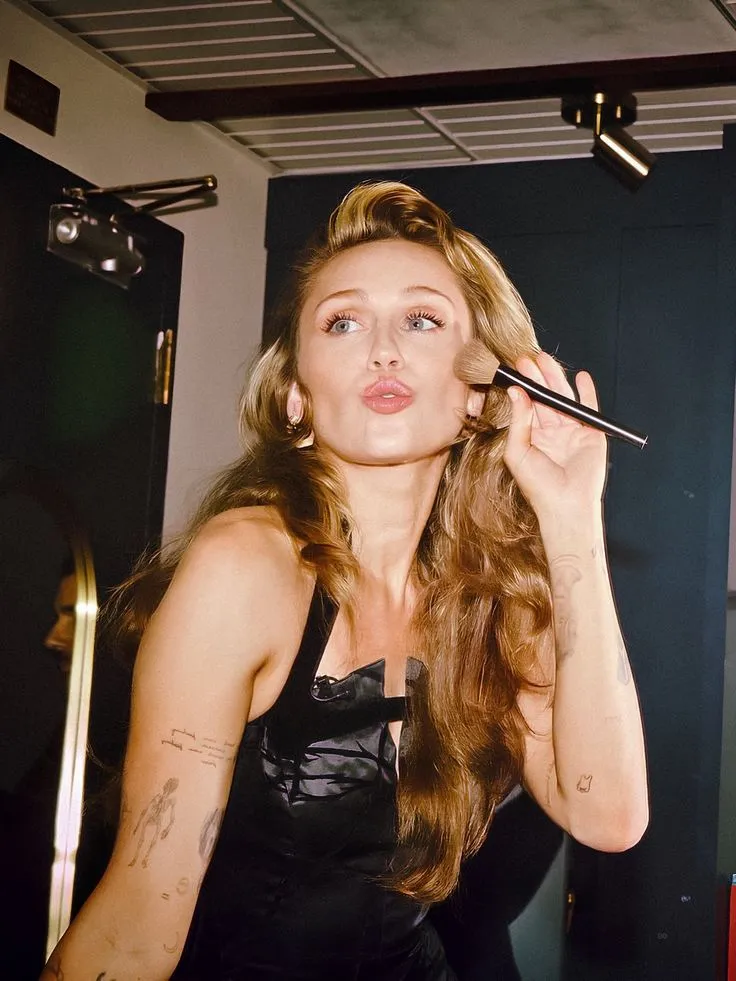 image_68ca76f2b0375 Miley Cyrus Confirms New Single “Secrets” Drops Friday, Fans Hail Her as “The Queen”