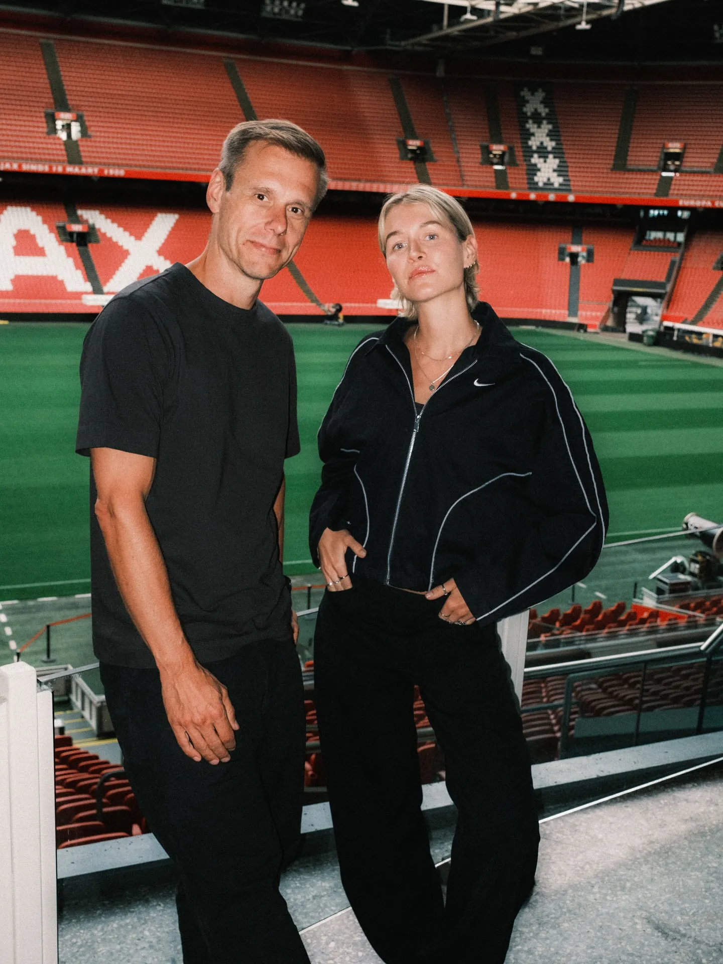 image_68cb7337a971c Fateful reunion: A female DJ revealed - Armin has always done the same thing to her since before she became famous until now.