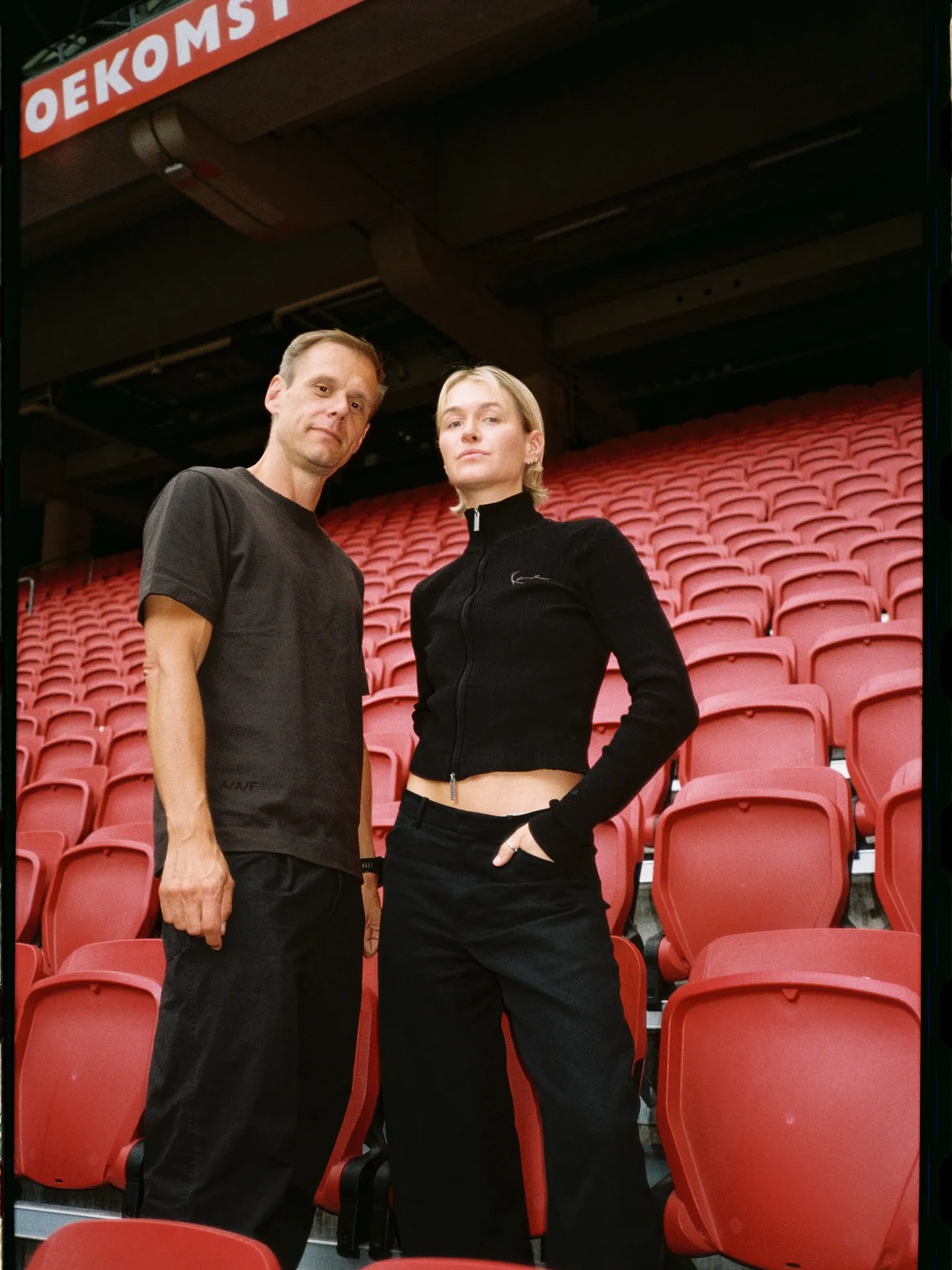 image_68cb73389007b Fateful reunion: A female DJ revealed - Armin has always done the same thing to her since before she became famous until now.