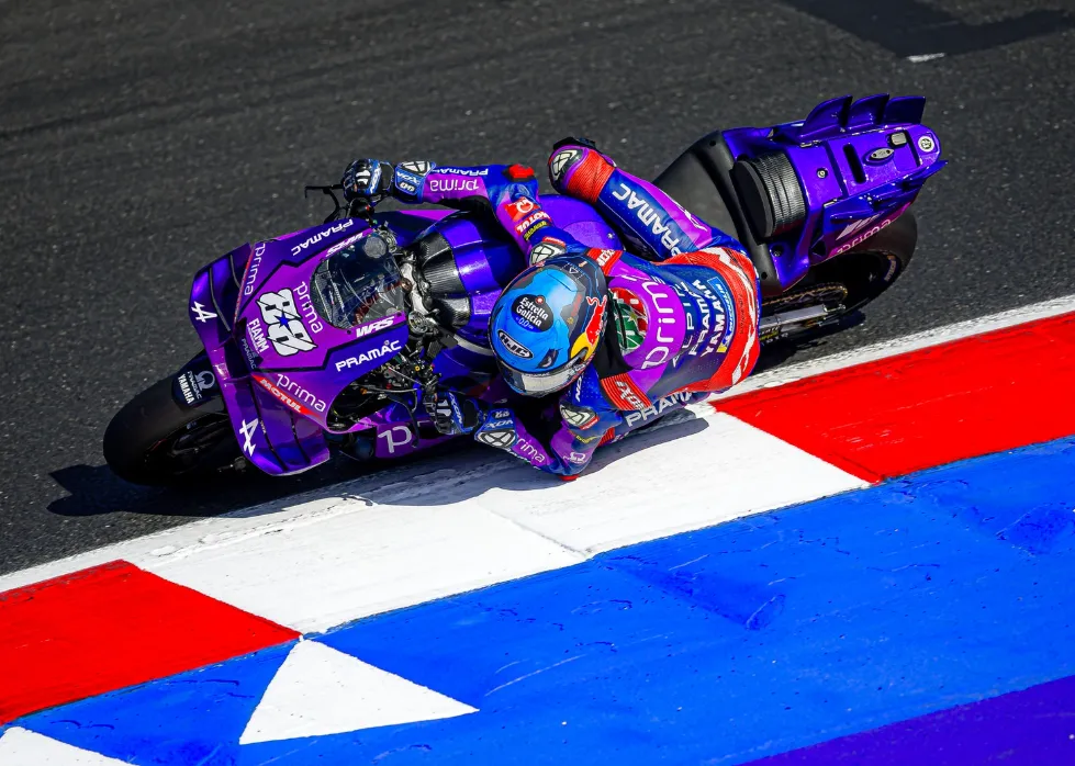 Cover Image for Late-Season Fightback: Is Oliveira Proving Yamaha Wrong?