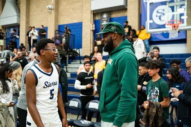 image_68cba9840f1a1 LeBron Suddenly Wants to Play with Bryce – NBA Experts Are Stunned, Could a Shocking Trade Be Coming?