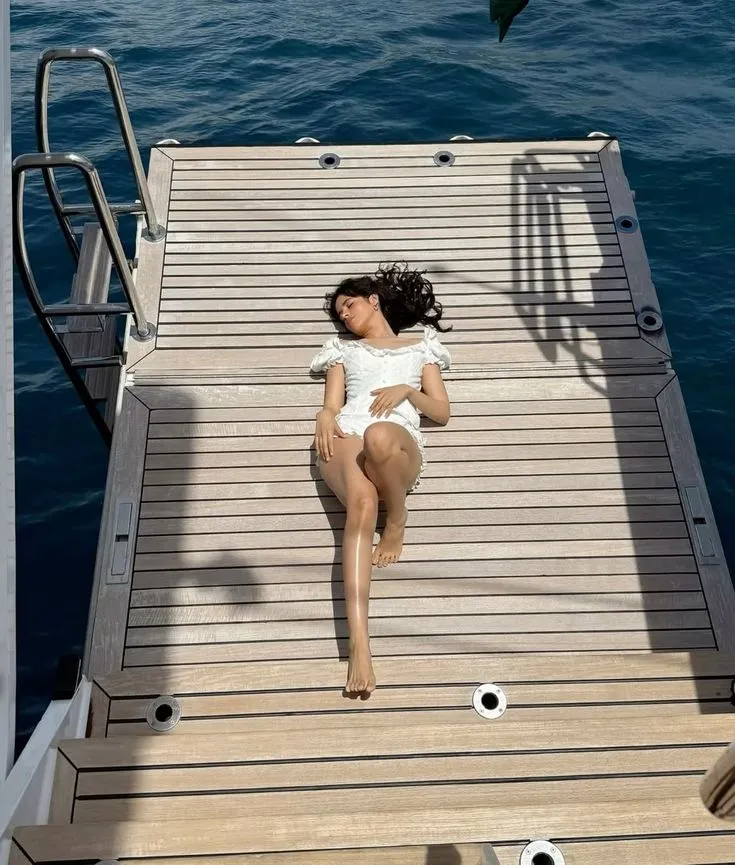 image_68cbcb23c7fd3 Camila Cabello Shines in Youthful All-White Look Under the Sun