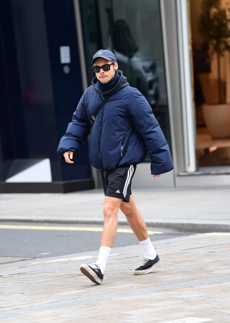 image_68cbd11e47ba4 Fans Are Stunned as Harry Styles Admits He Only Dates in Winter — And Here’s the Juiciest Reason!