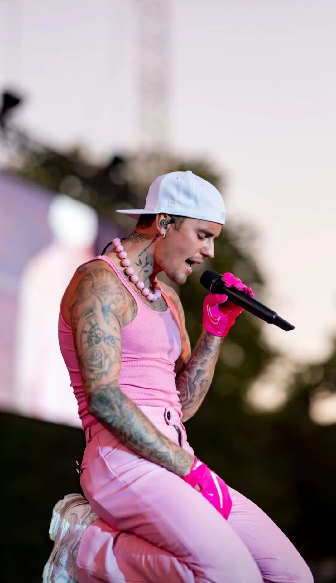 Coachella Crowns Justin Bieber With a Jaw-Dropping Payday – But What He Did Backstage Is What Really Sent the Internet Into Meltdown!