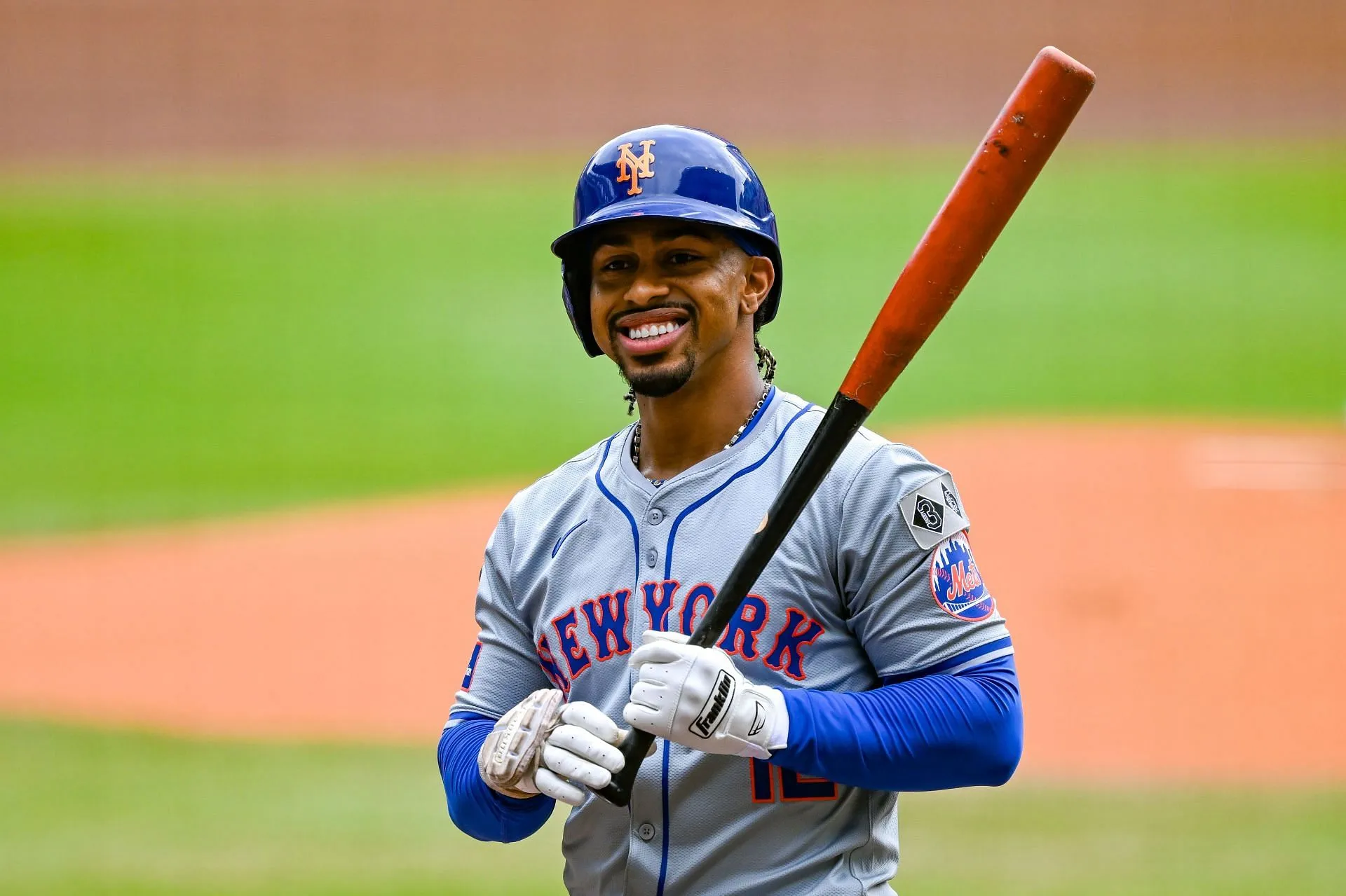 Francisco Lindor Stunned as Wife Katia’s Emotional Violin Performance of the National Anthem Brings Mets Fans to Their Feet