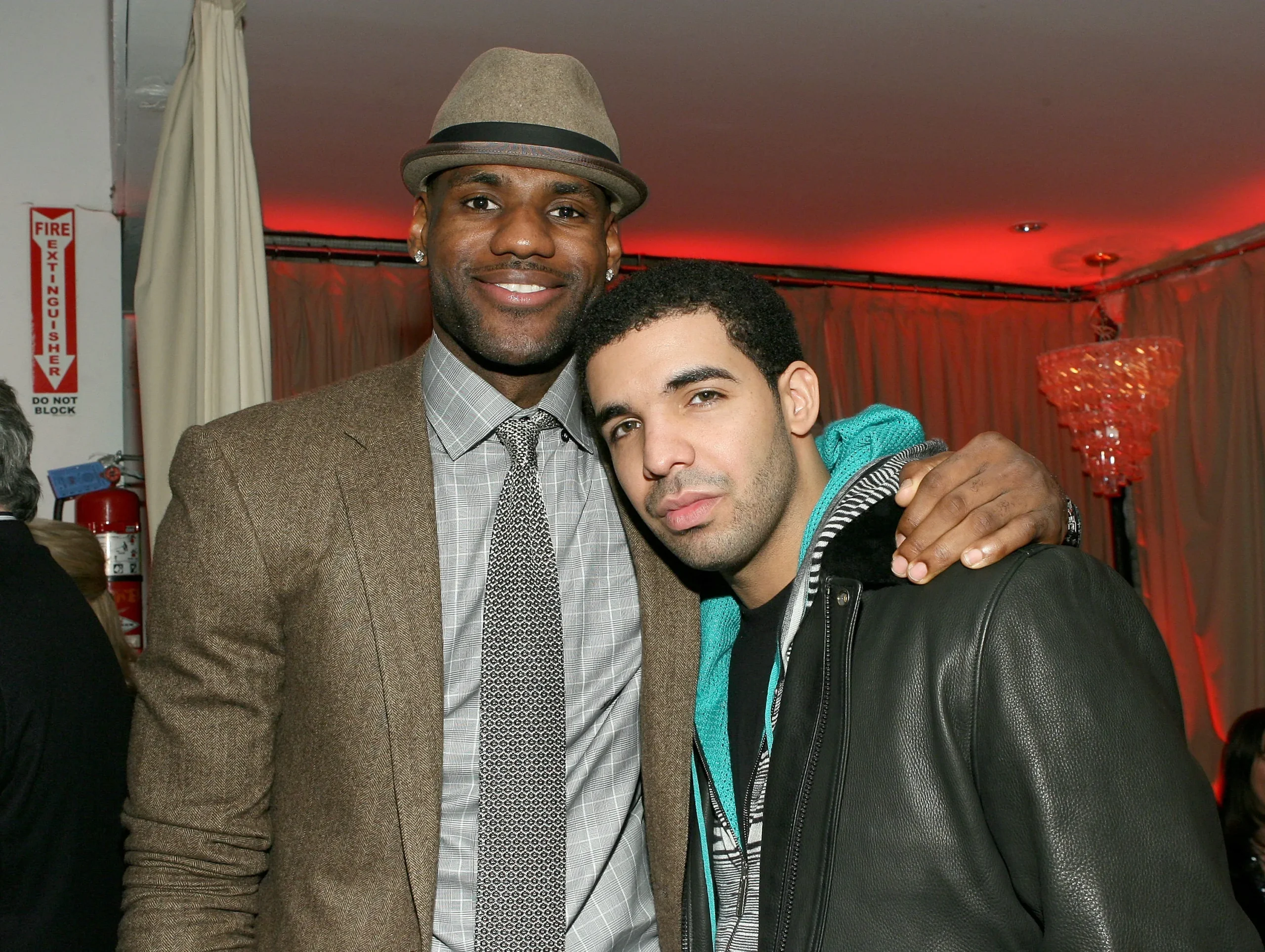 Drake Continues to Hint at Betrayal – But LeBron Still Holds Genuine Feelings, Sparking a Social Media Frenzy! 19 Drake Continues to Hint at Betrayal – But LeBron Still Holds Genuine Feelings, Sparking a Social Media Frenzy!