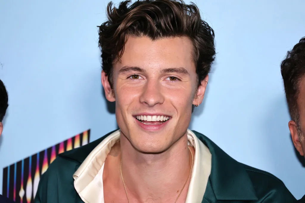 Shawn Mendes Posts Just One Word — And Fans Are Losing Their Minds Trying to Decode Who He’s Talking About