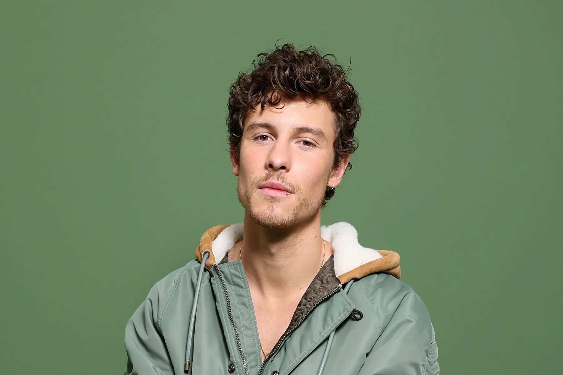 Shawn Mendes and His Trademark Rosy Cheeks: Fans Call Him the ‘Adorably Drunk-Looking’ Star