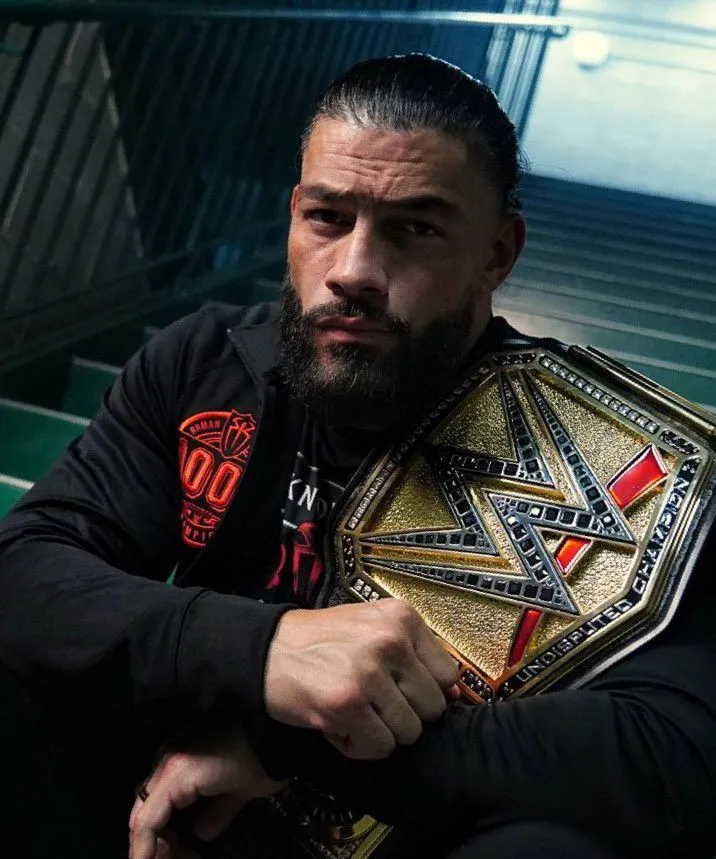 Roman Reigns Drops His Most Arrogant Promo Yet — Fans Are Split Legendary Confidence or Pure Ego?