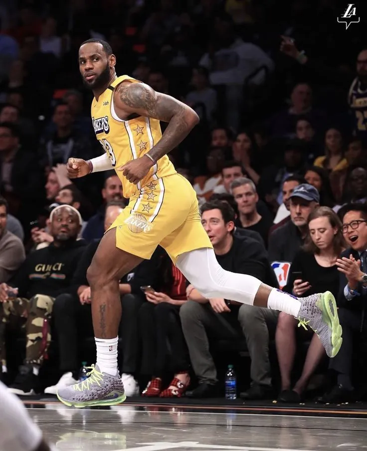 image_68ce0d1ea6d8a King James Praised as a Living NBA Icon — But the Internet Explodes After Claims He ‘Checked Out’ an Illegal Streaming Site!