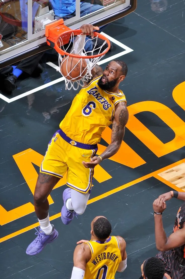 image_68ce0d1f8b8ca King James Praised as a Living NBA Icon — But the Internet Explodes After Claims He ‘Checked Out’ an Illegal Streaming Site!