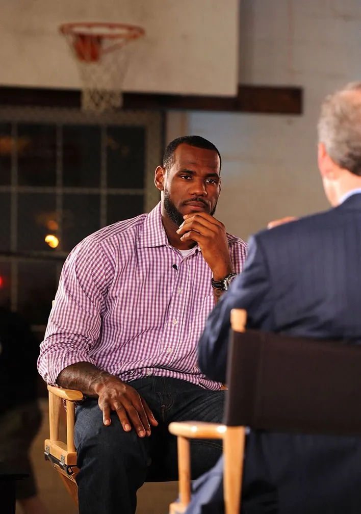 King James Praised as a Living NBA Icon — But the Internet Explodes After Claims He ‘Checked Out’ an Illegal Streaming Site!