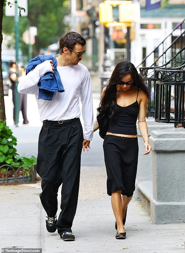 image_68ce182186969 Harry Styles Finally Found Love With Zoe Kravitz — But Friends Whisper: “He’s Headed Straight for Heartbreak!