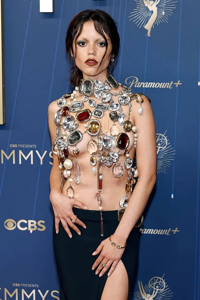 image_68ce1a96a5521 Jenna Ortega Secretly Honors a Dark ’90s Icon at the Emmys