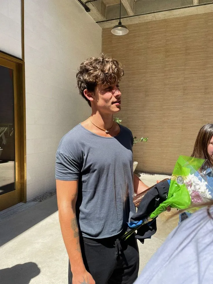 image_68ce1d1c69b62 Shawn Mendes Makes a Surprise Appearance at a Toronto Grocery Store — Fans Freak Out Over How Down-to-Earth Their ‘Crush’ Really Is!