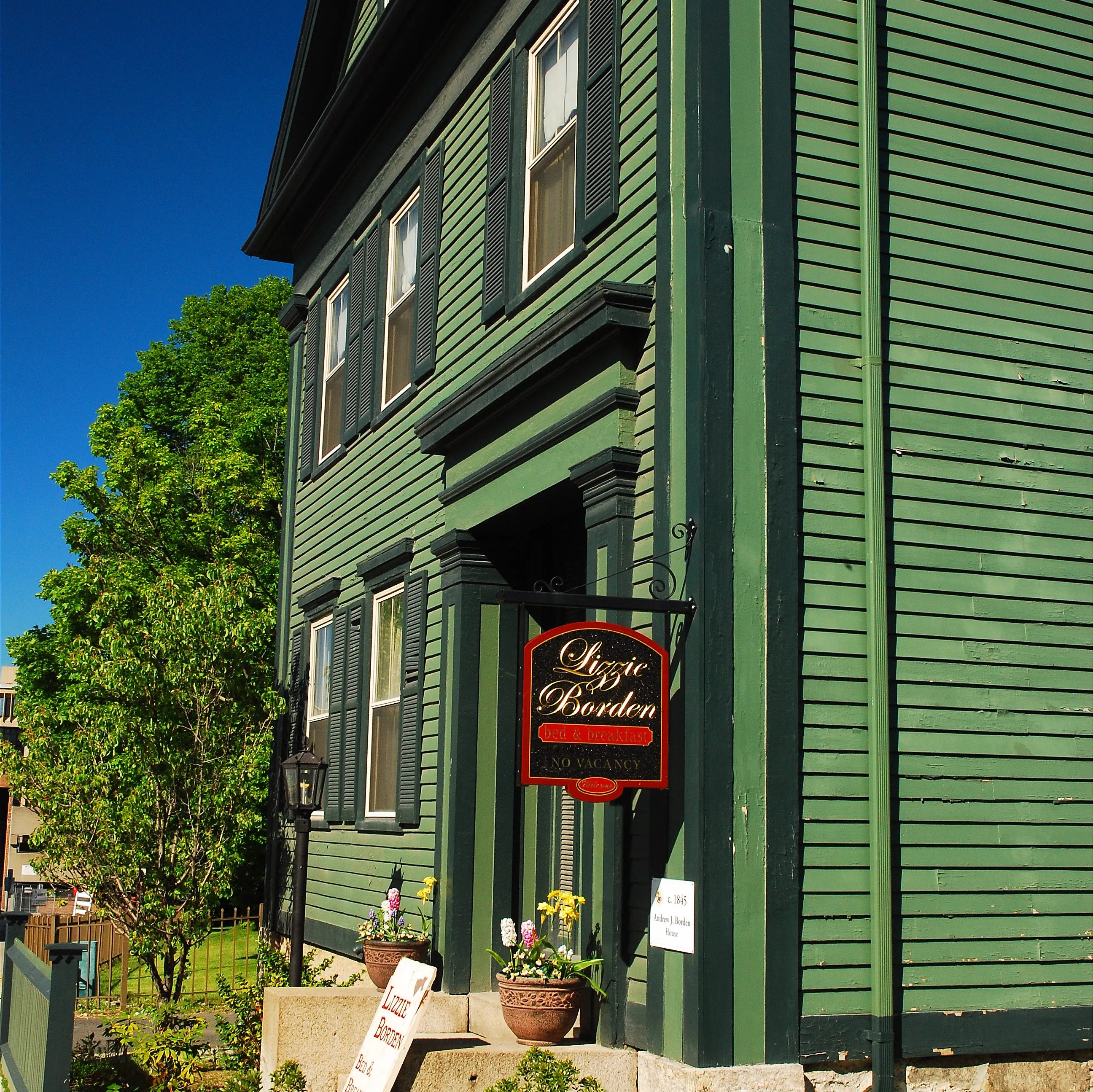 image_68ce3c167d31c 13 Hotels Around the World Notorious for Their Hauntings