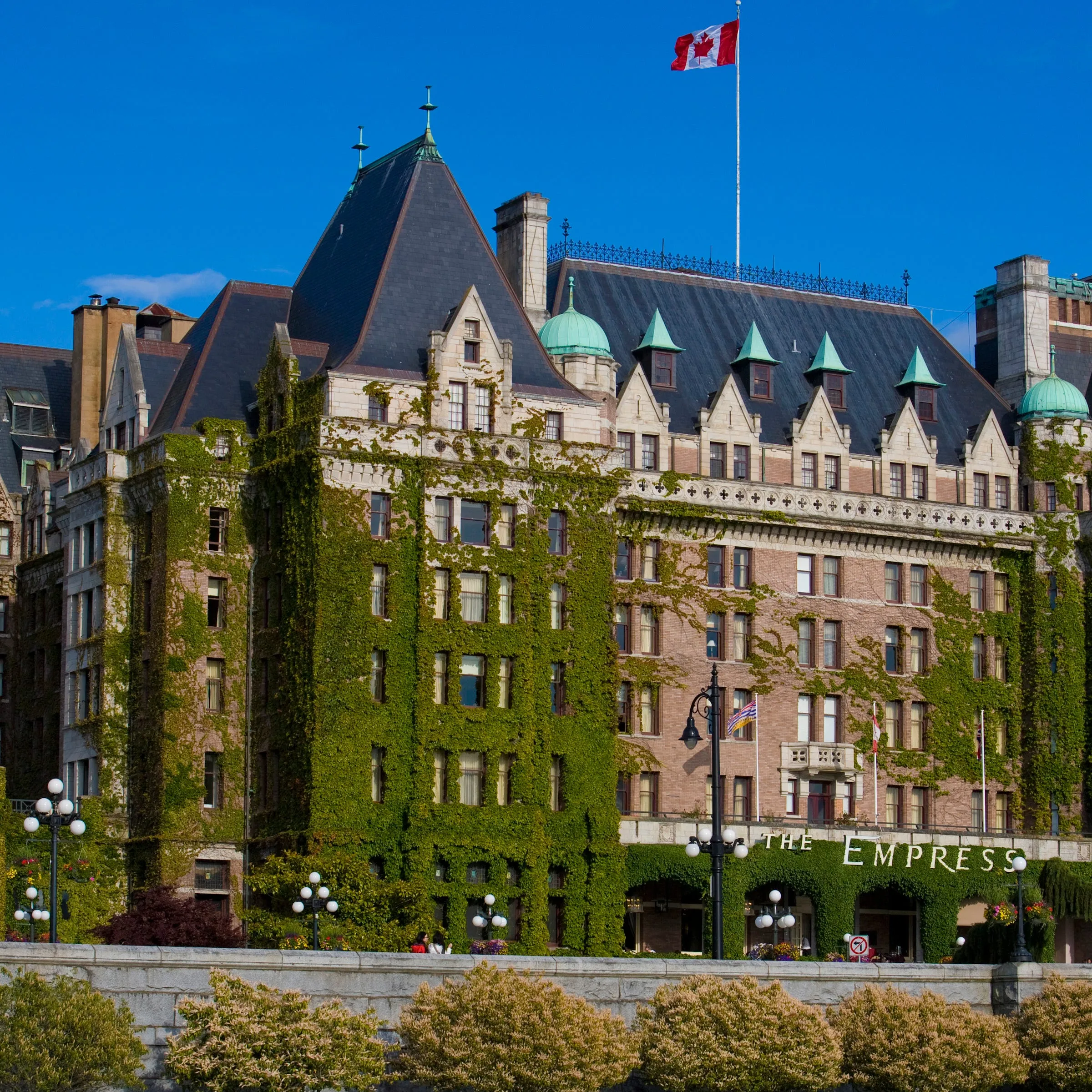 image_68ce3c1e0b01b 13 Hotels Around the World Notorious for Their Hauntings
