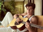 10 Years Ago Shawn Mendes Did a Fan’s Makeup — Now It’s Sparking Secret Romance Rumors 1 10 Years Ago Shawn Mendes Did a Fan’s Makeup — Now It’s Sparking Secret Romance Rumors
