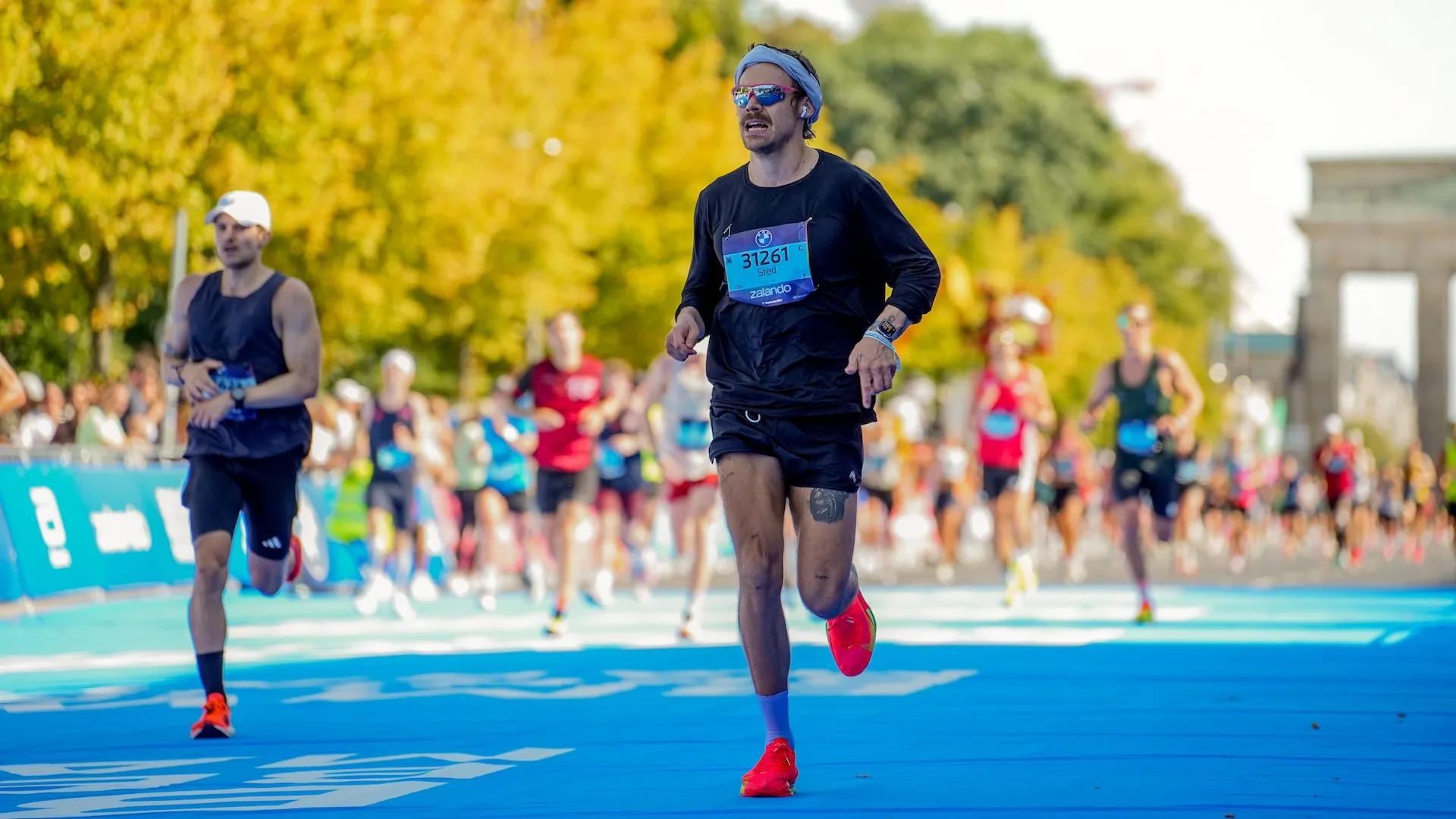 image_68d0b4b3375a1 Harry Styles Sparks Frenzy After Outrunning Sony Execs at Berlin Marathon — His Hilarious Finish Line Quote Has Fans Losing It