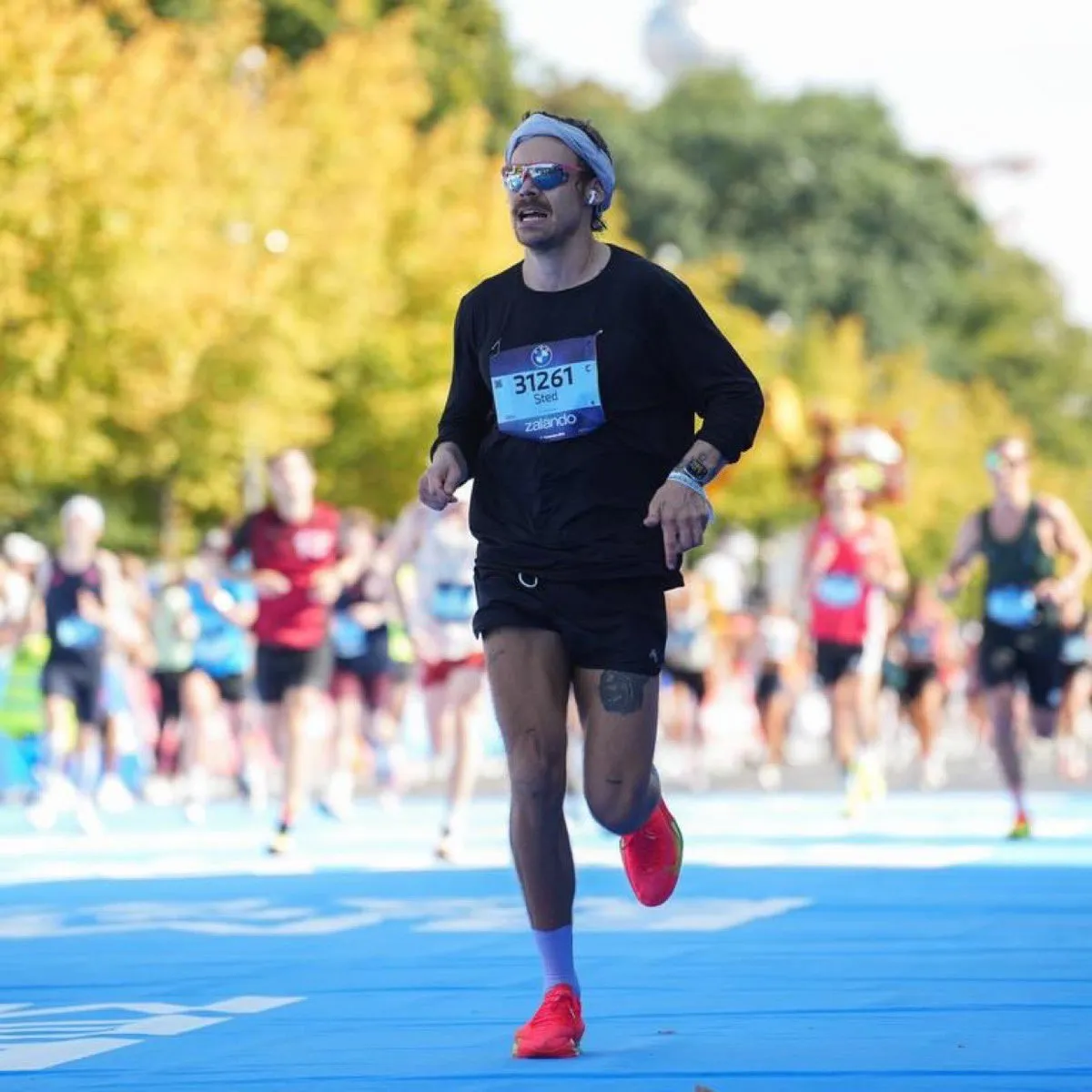 Harry Styles Sparks Frenzy After Outrunning Sony Execs at Berlin Marathon — His Hilarious Finish Line Quote Has Fans Losing It 19 Harry Styles Sparks Frenzy After Outrunning Sony Execs at Berlin Marathon — His Hilarious Finish Line Quote Has Fans Losing It